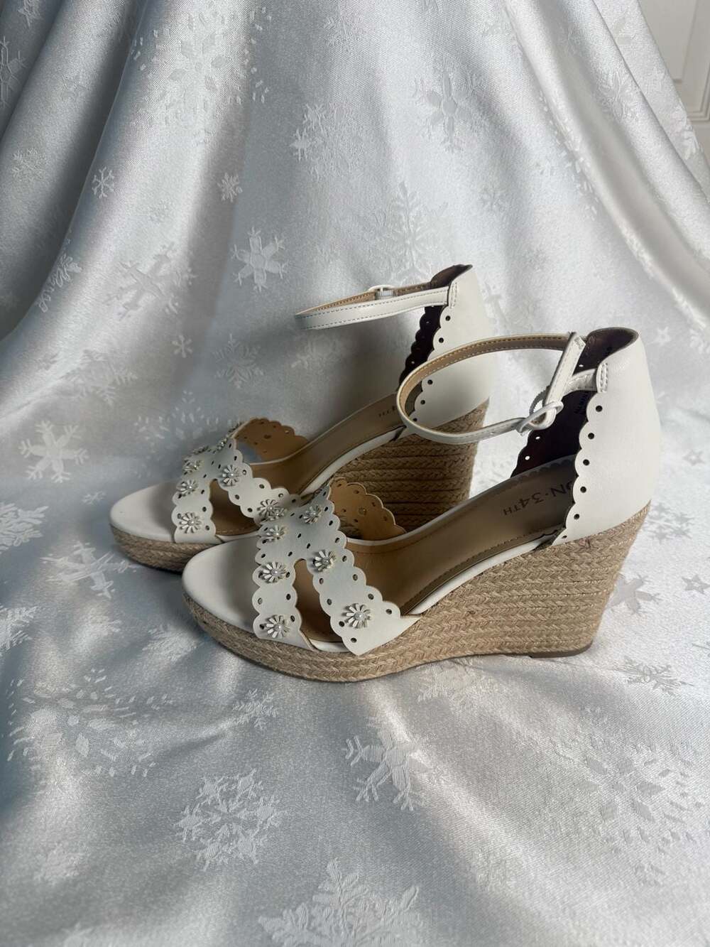 On 34th Theodore White Floral Espadrille Wedge Sandals Size 8 Cottagecore